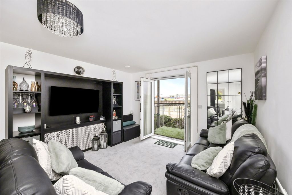 Property photo 2 of 13 Picture No. 12
