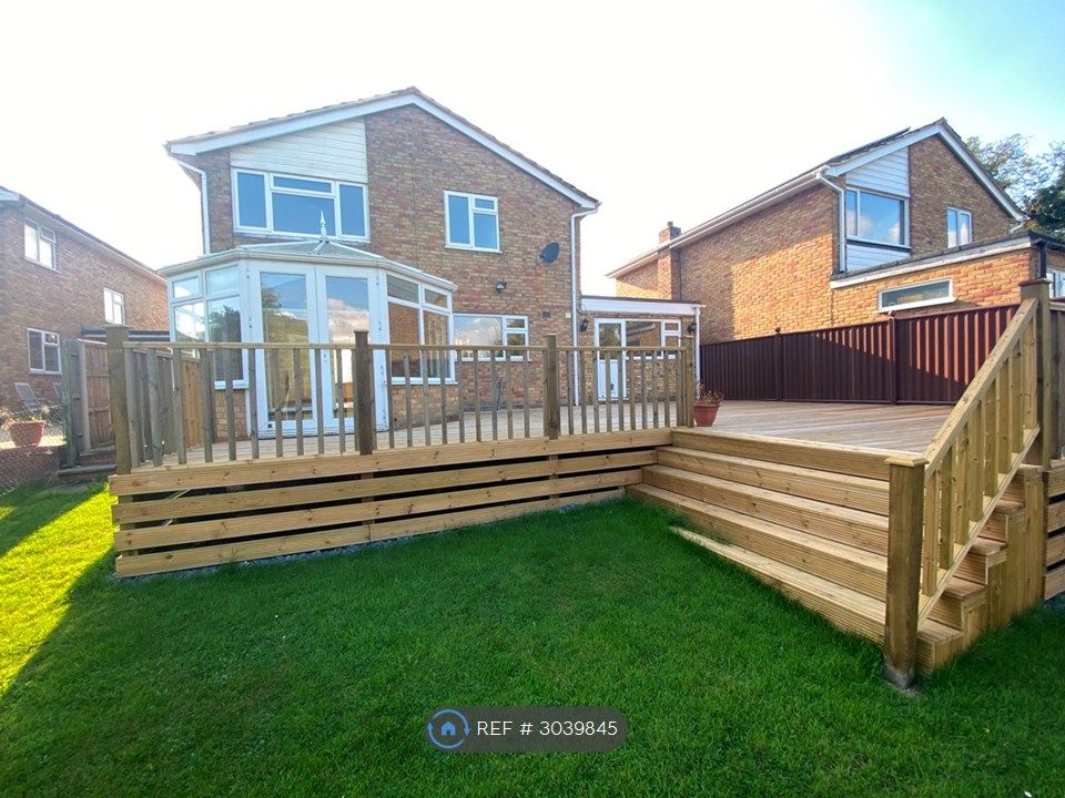 Property photo 2 of 7 Large Rear Garden