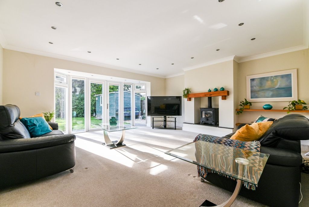 Property photo 2 of 28 Picture No. 27