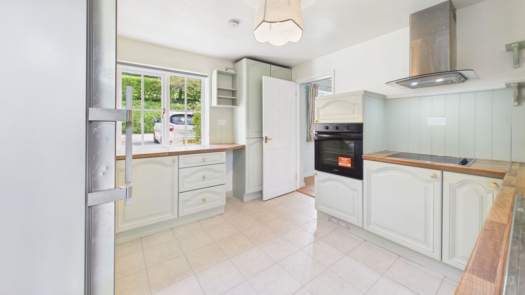 Property photo 3 of 19 Photo 7