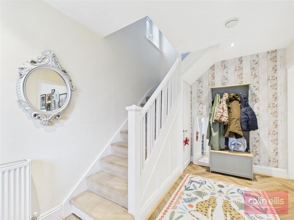 Property photo 2 of 12 Cam05075G0-Pr0223-Still001.Jpg