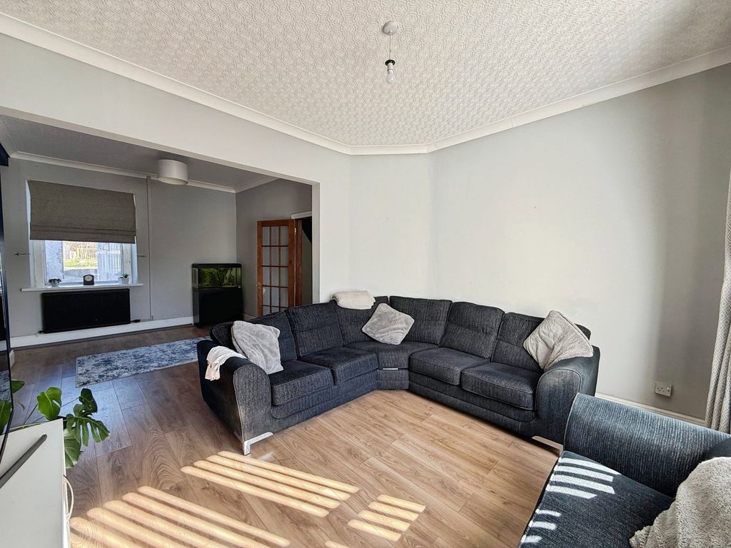 Property photo 3 of 24