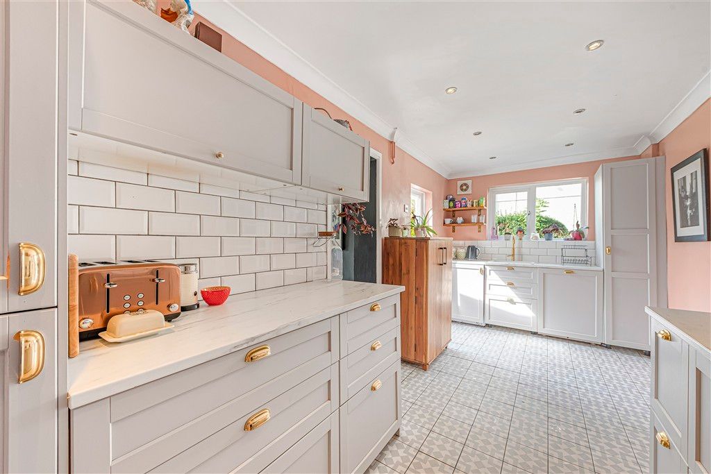 Property photo 2 of 13 Kitchen