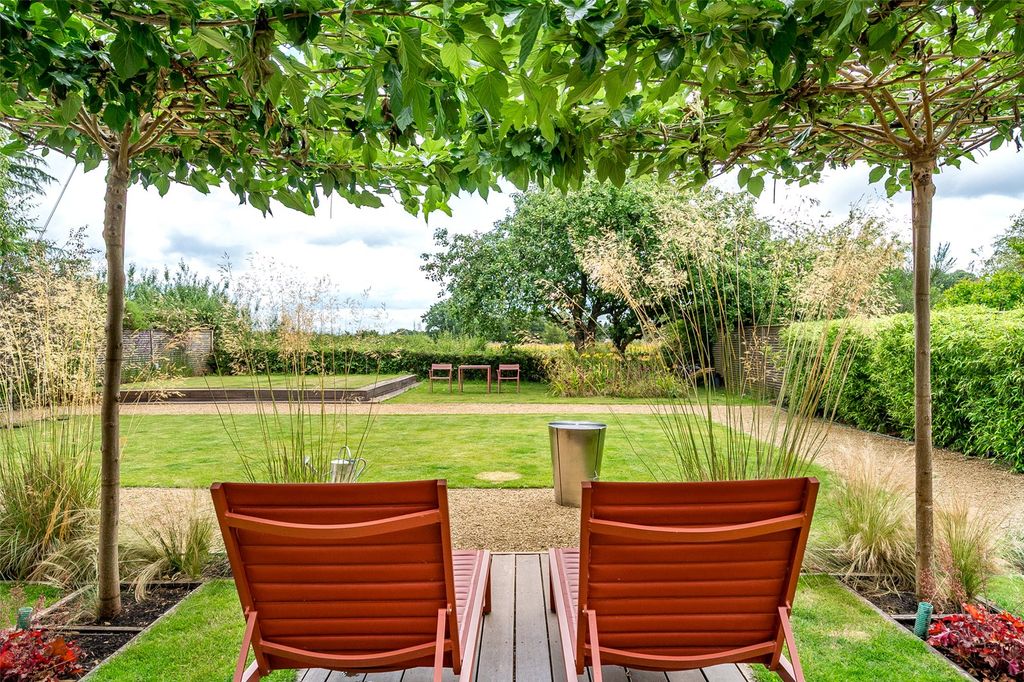 Property photo 3 of 30 Garden