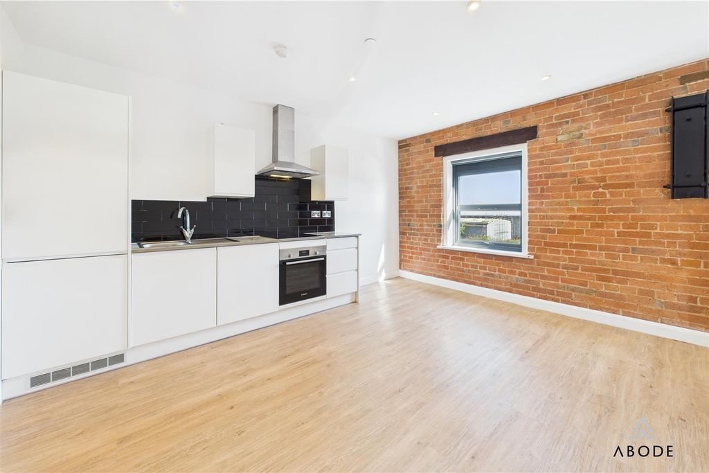 Property photo 3 of 13 Cam02544G0-Pr0275-Still003.Jpg