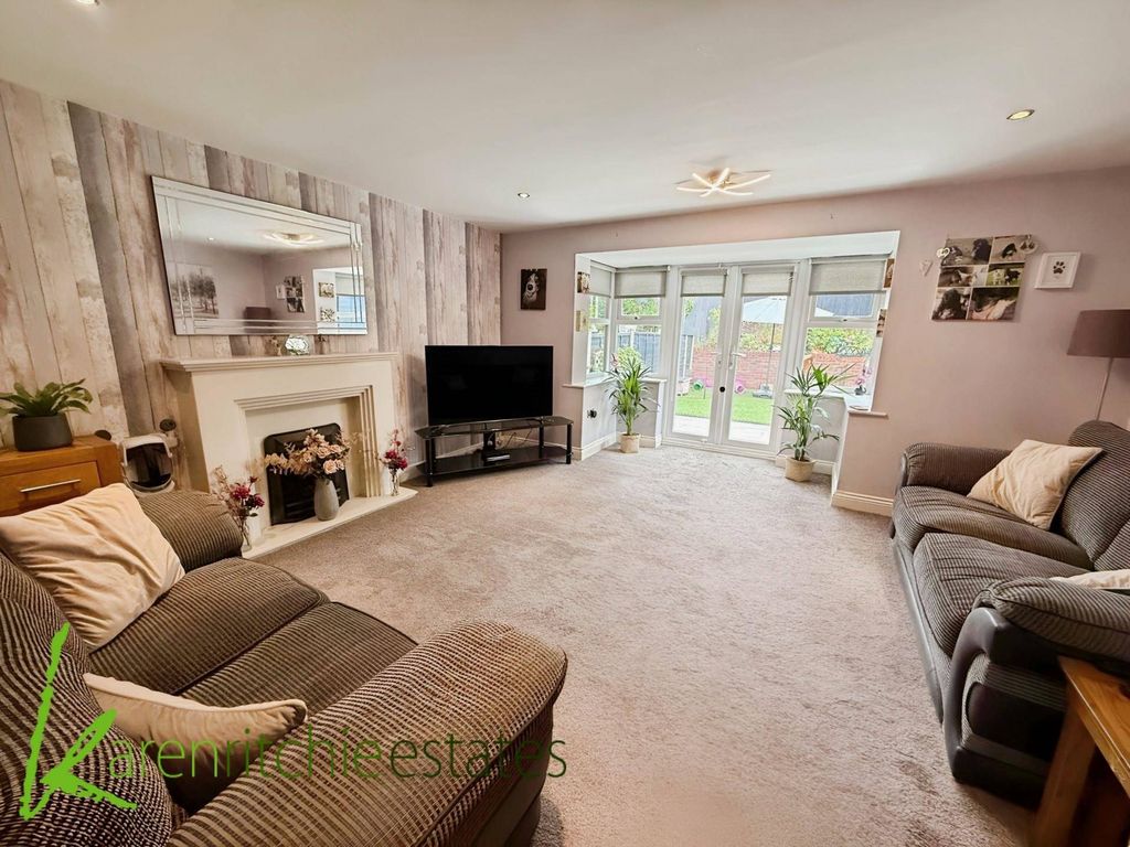 Property photo 2 of 21