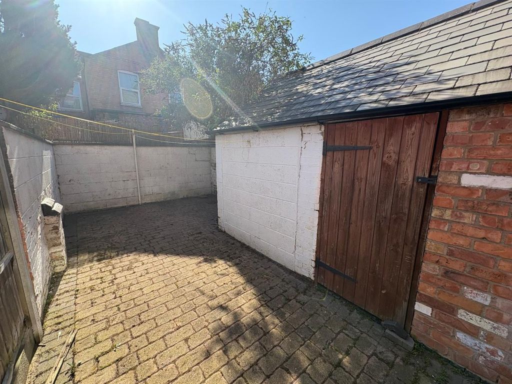 Property photo 3 of 14 Outside