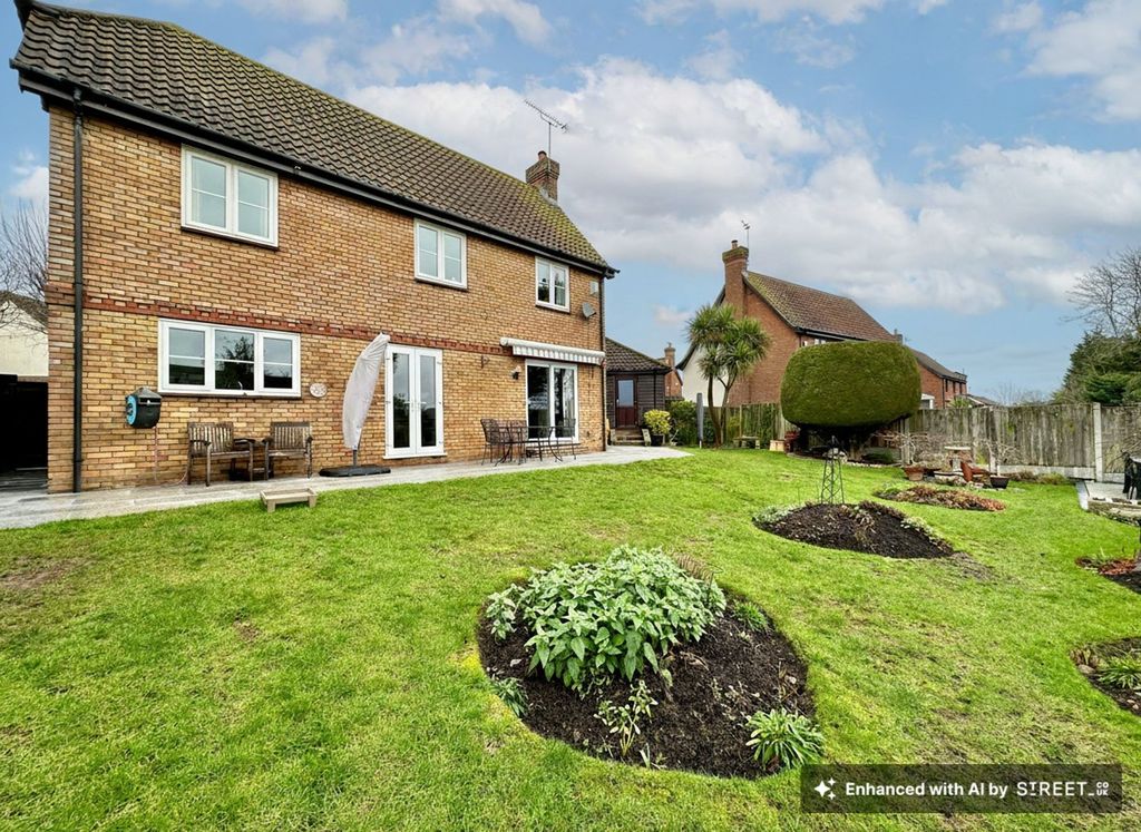 Property photo 2 of 25 Garden