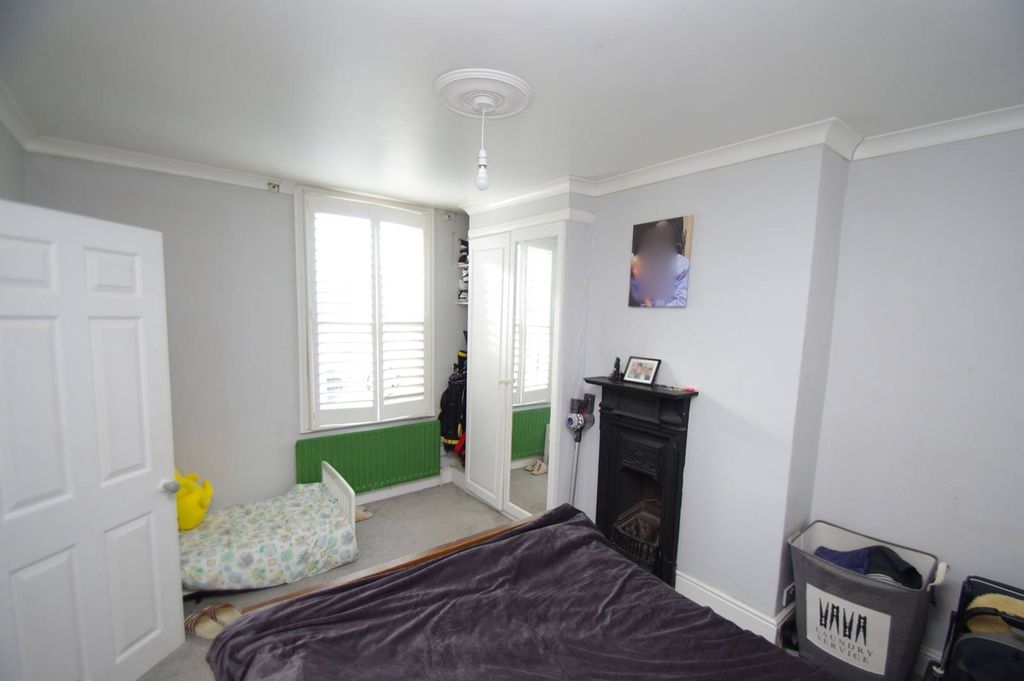 Property photo 1 of 5