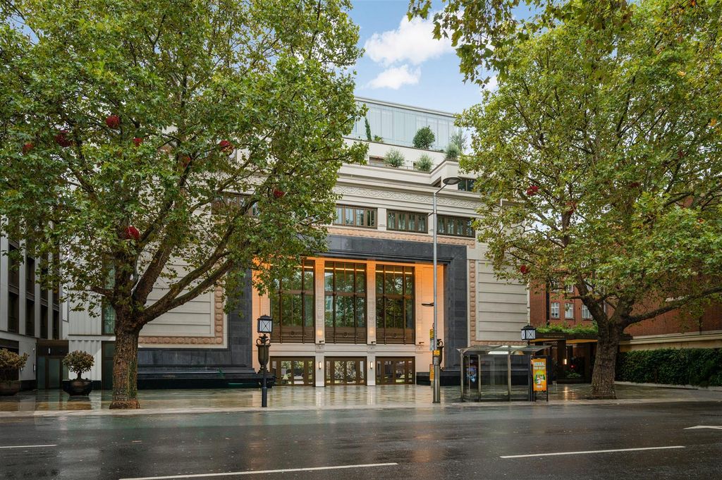 Property photo 1 of 16 Holland Park Gate, 70-1 Copy.Jpg