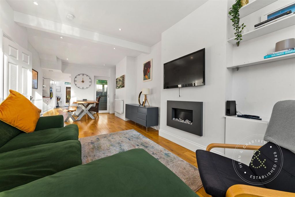 Property photo 2 of 29 Iestyn-Street-17.Jpg