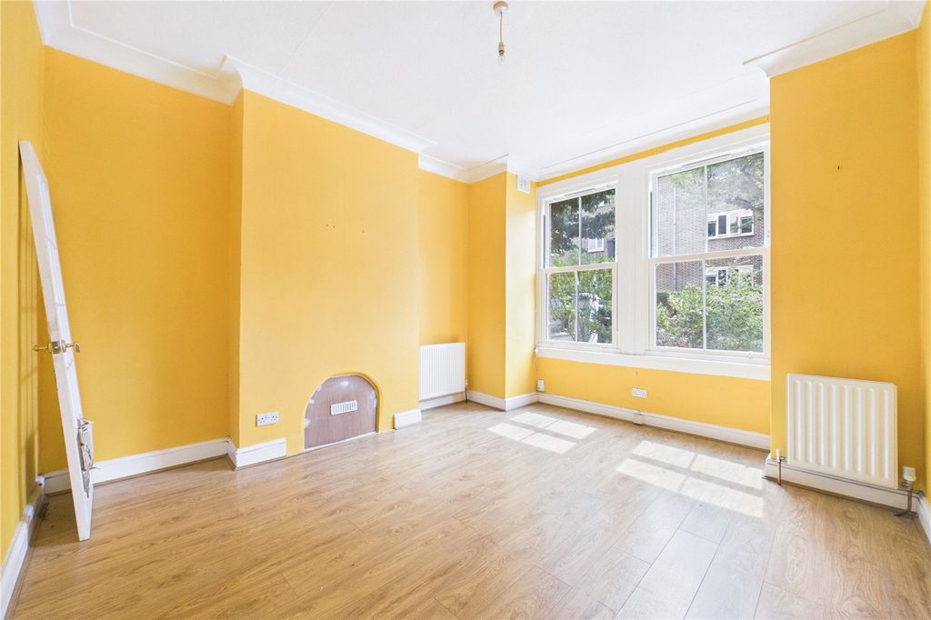 Property photo 2 of 24 Picture No. 04