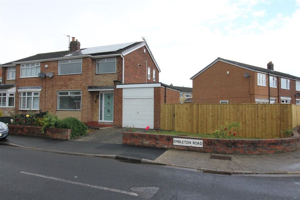 Property photo 1 of 11 2 Embleton Rd.Jpg