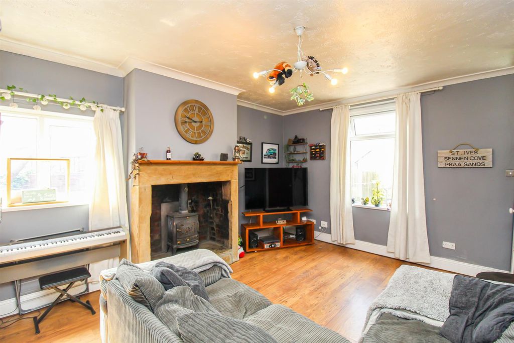 Property photo 3 of 9 Living Room