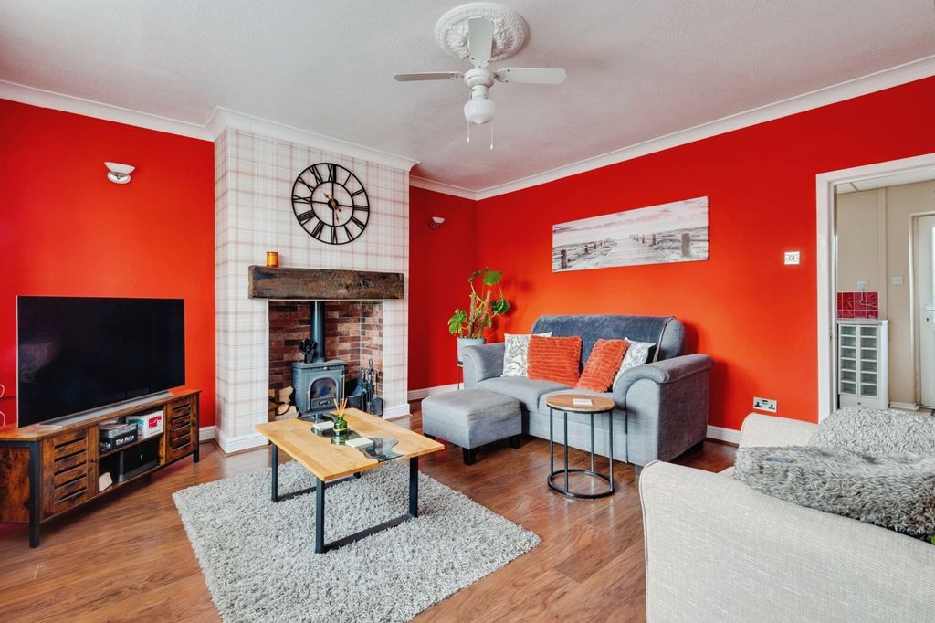 Property photo 3 of 17 Pbox-Img.Jpg