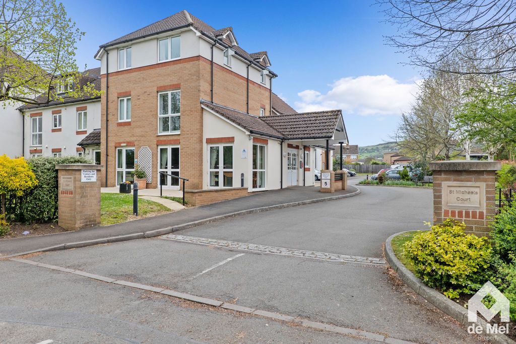 Property photo 1 of 13 Photo 12