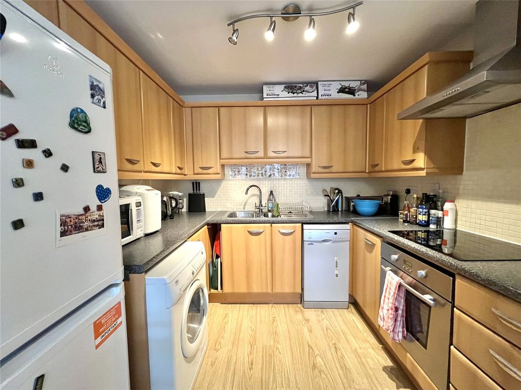 Property photo 3 of 8 Picture No. 19