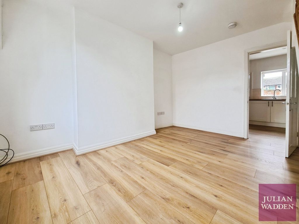 Property photo 2 of 16 Picture No. 32