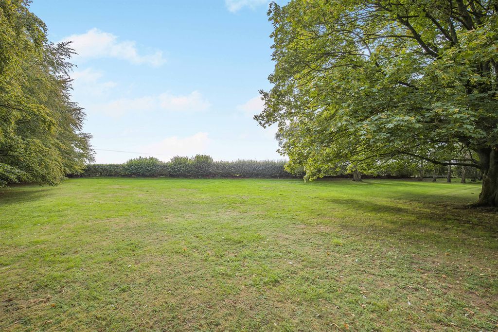 Property photo 3 of 21