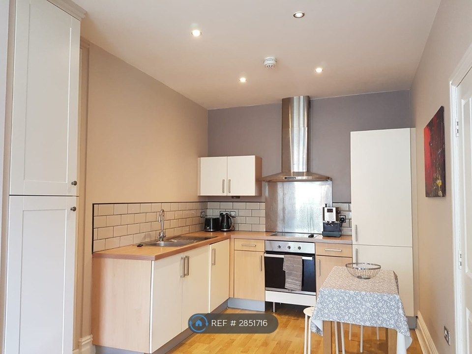 Property photo 3 of 15 Kitchen