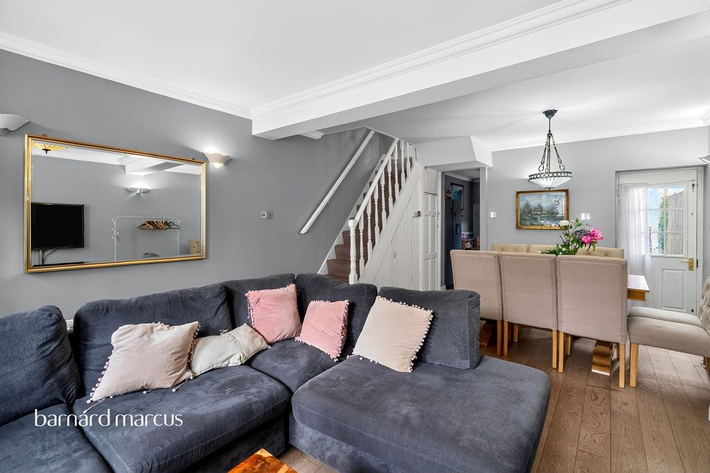 Property photo 3 of 19