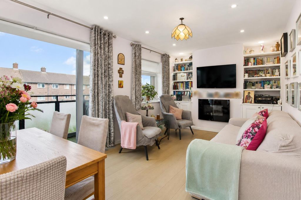 Property photo 1 of 13 2Ff71F51-F358-45F9-86E3-33De1B9cc982.Png