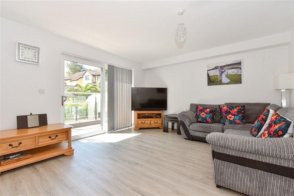 Property photo 2 of 10 Kitchen/ Living Room