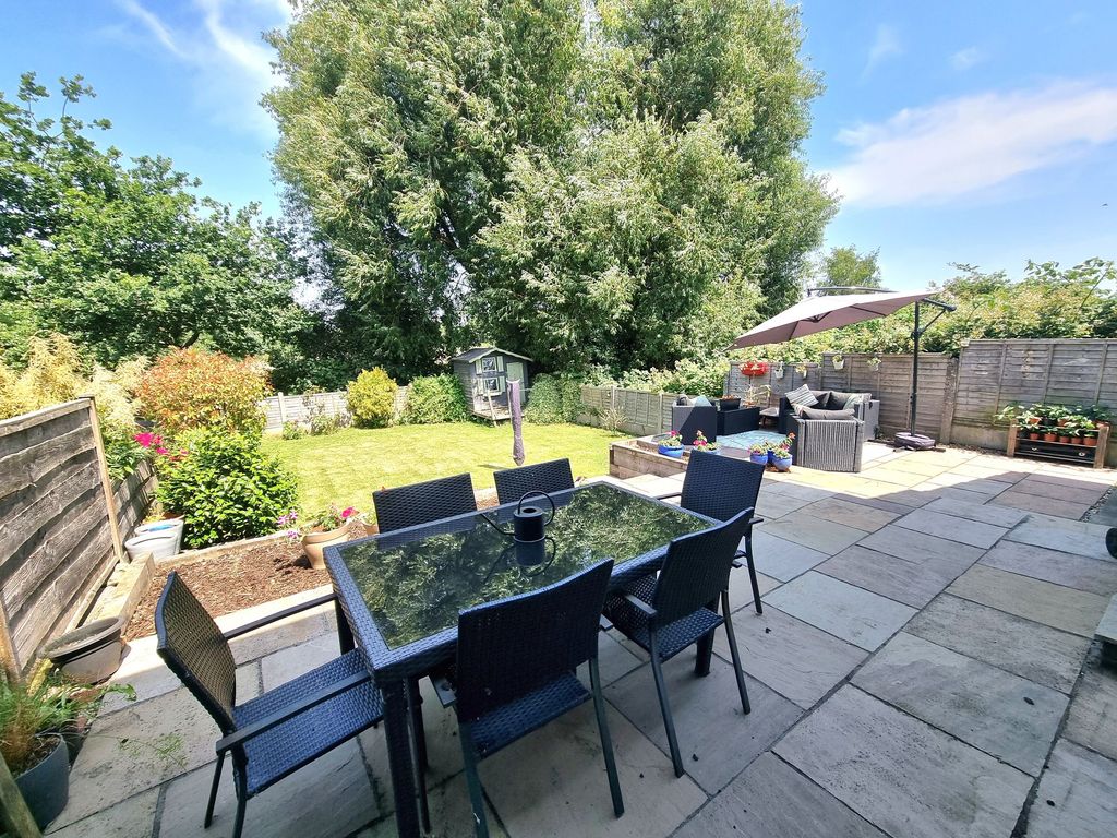 Property photo 2 of 24