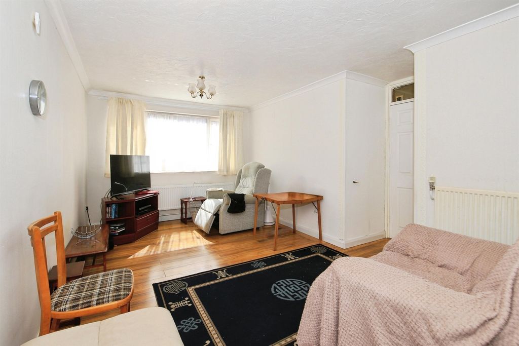 Property photo 3 of 11