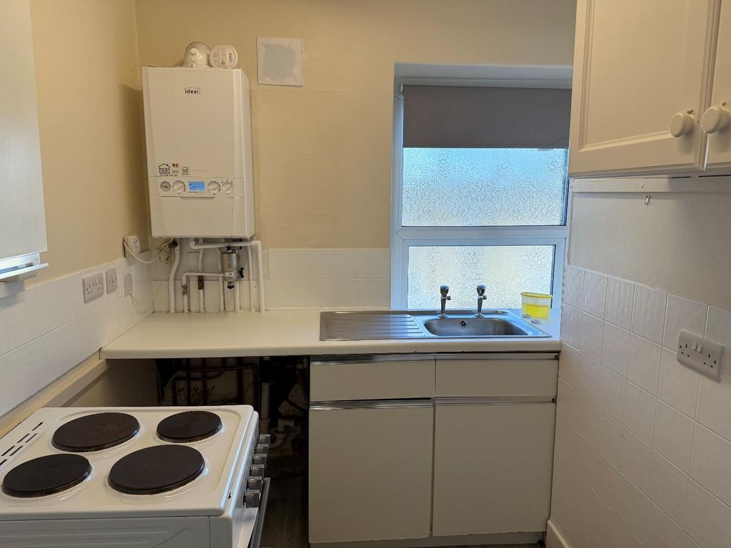 Property photo 3 of 6 Kitchen.Jpg