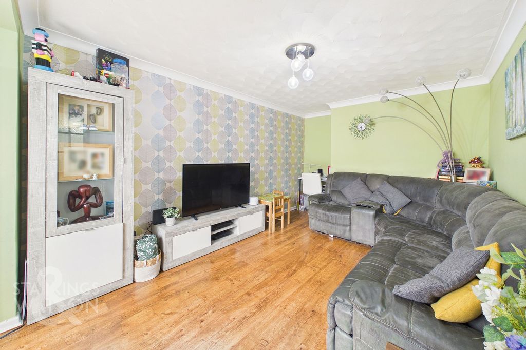 Property photo 2 of 23