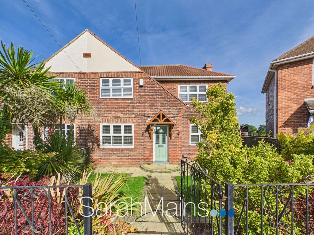 Property photo 1 of 13 External