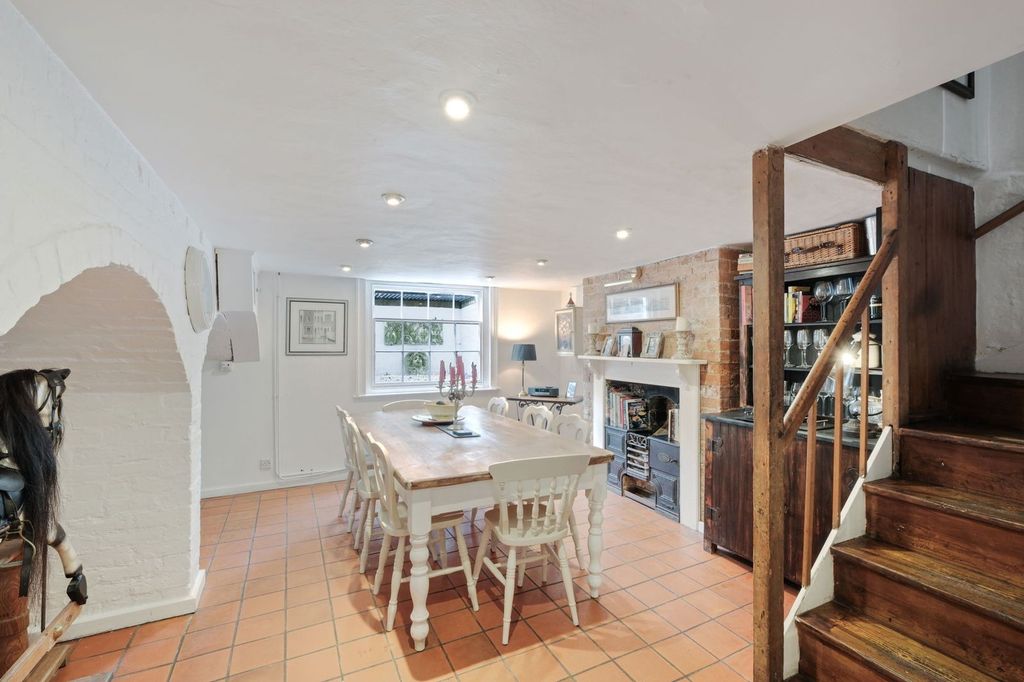 Property photo 3 of 26