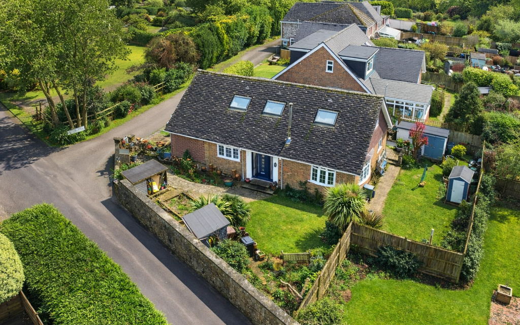 Property photo 1 of 34 Photo 3