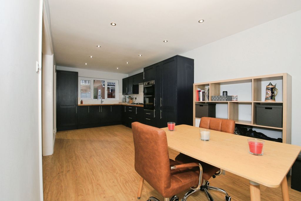 Property photo 2 of 18 Img_0950