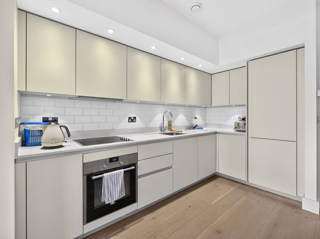 Property photo 3 of 20 Kitchen