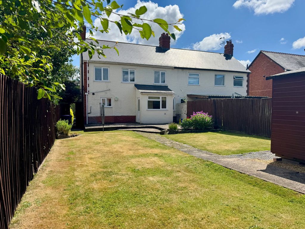 Property photo 2 of 21