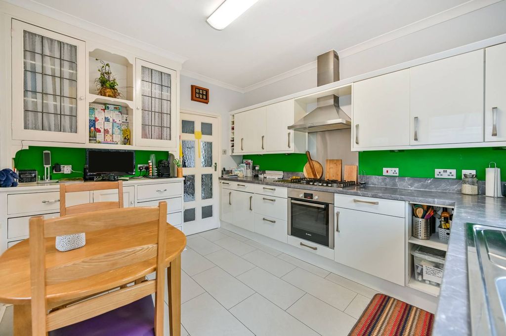 Property photo 2 of 12