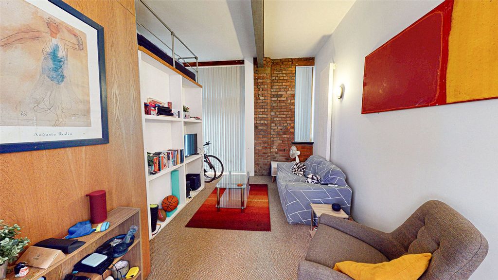 Property photo 2 of 8 Picture No. 01