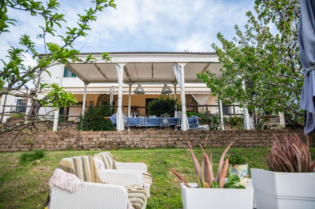 Property photo 2 of 29