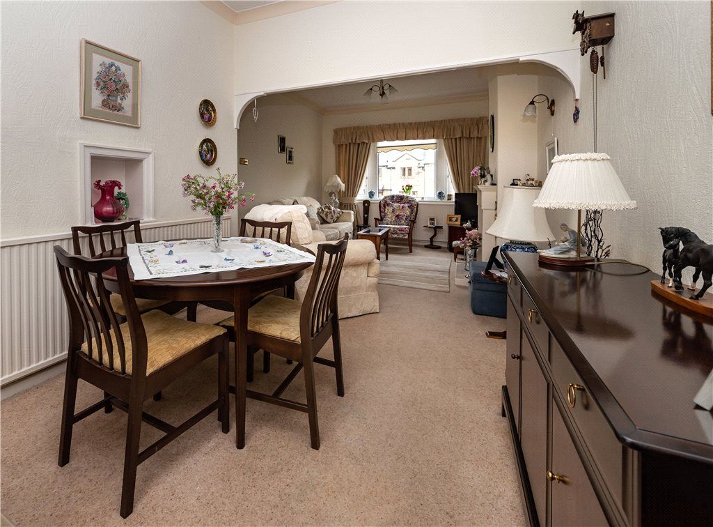 Property photo 3 of 11 Dining