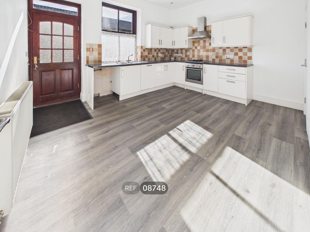 Property photo 2 of 15 Kitchen