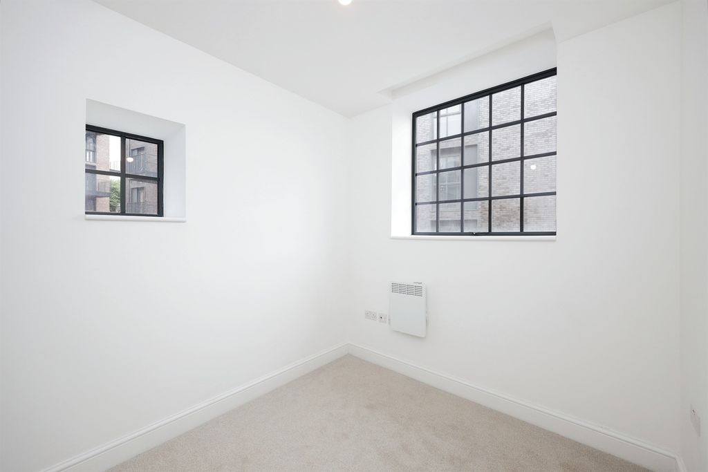 Property photo 3 of 8