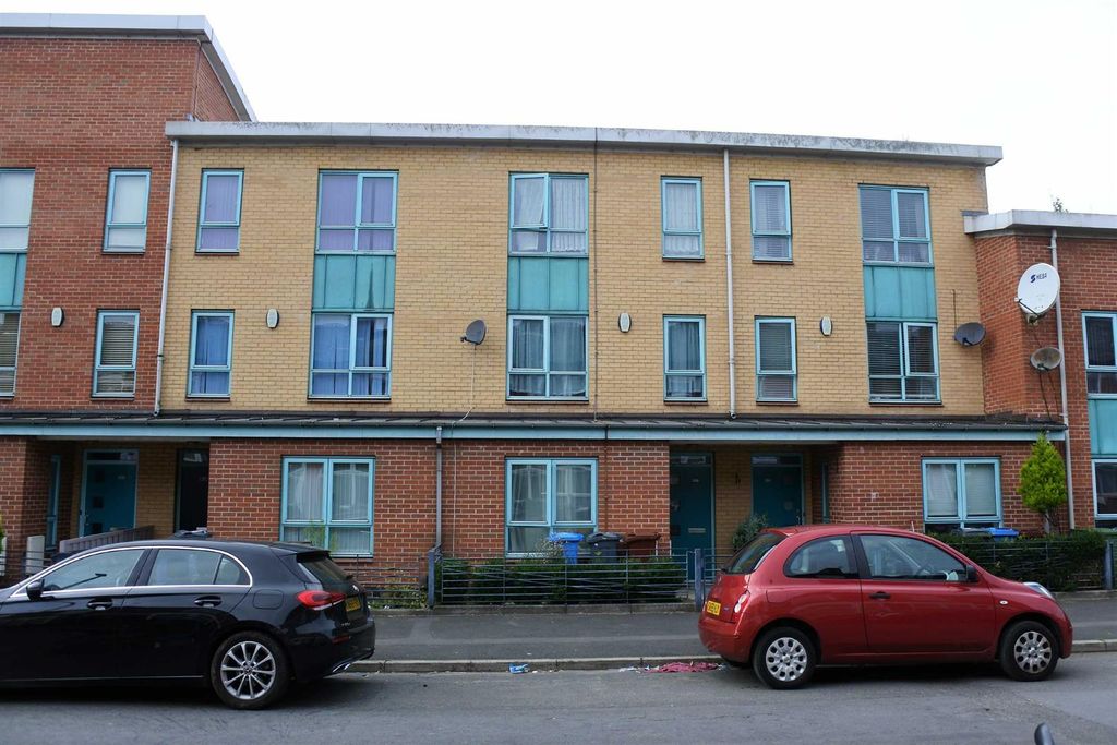 Property photo 1 of 12 Front Of House