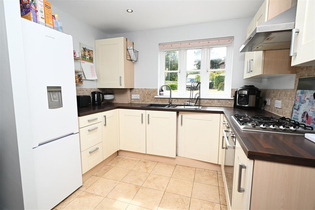 Property photo 2 of 16 Kitchen