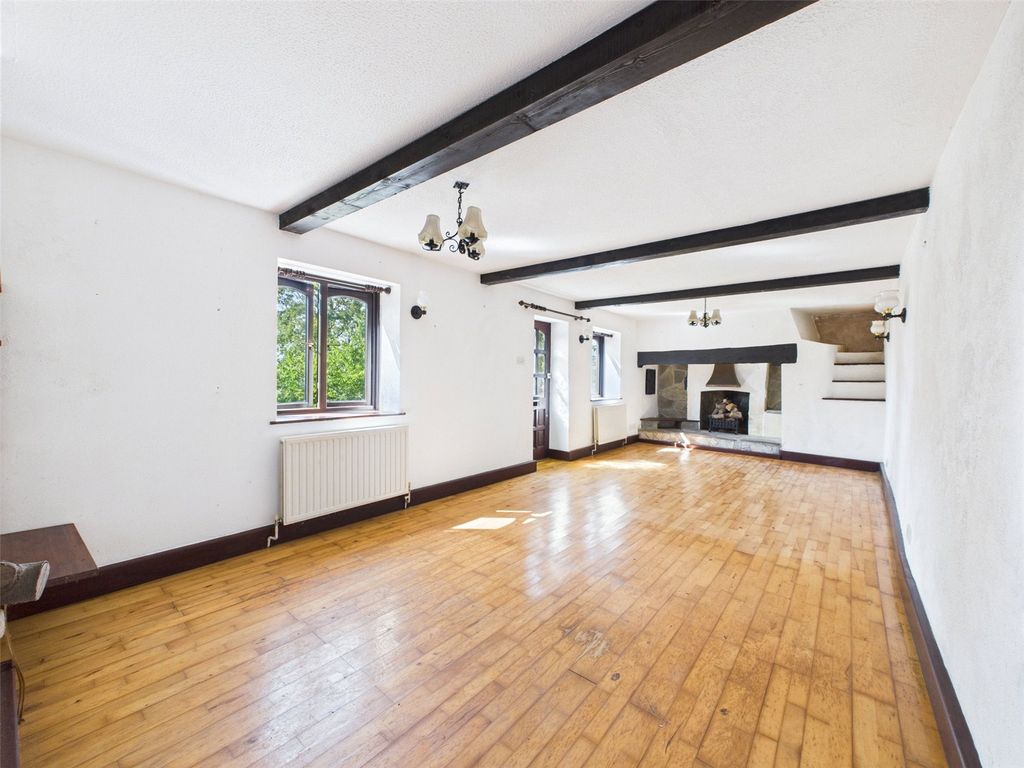 Property photo 2 of 18 Picture No. 01