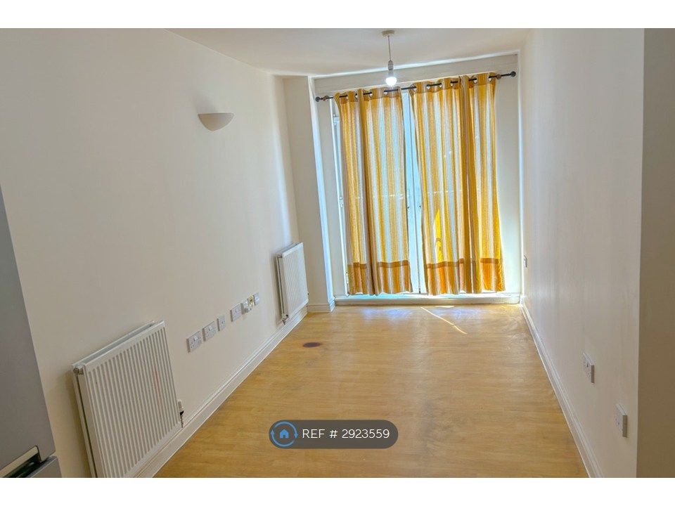 Property photo 2 of 8 Living
