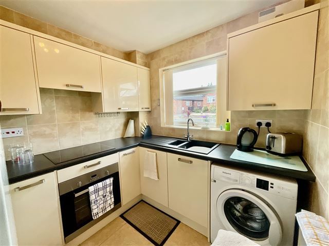 Property photo 3 of 19 Kitchen