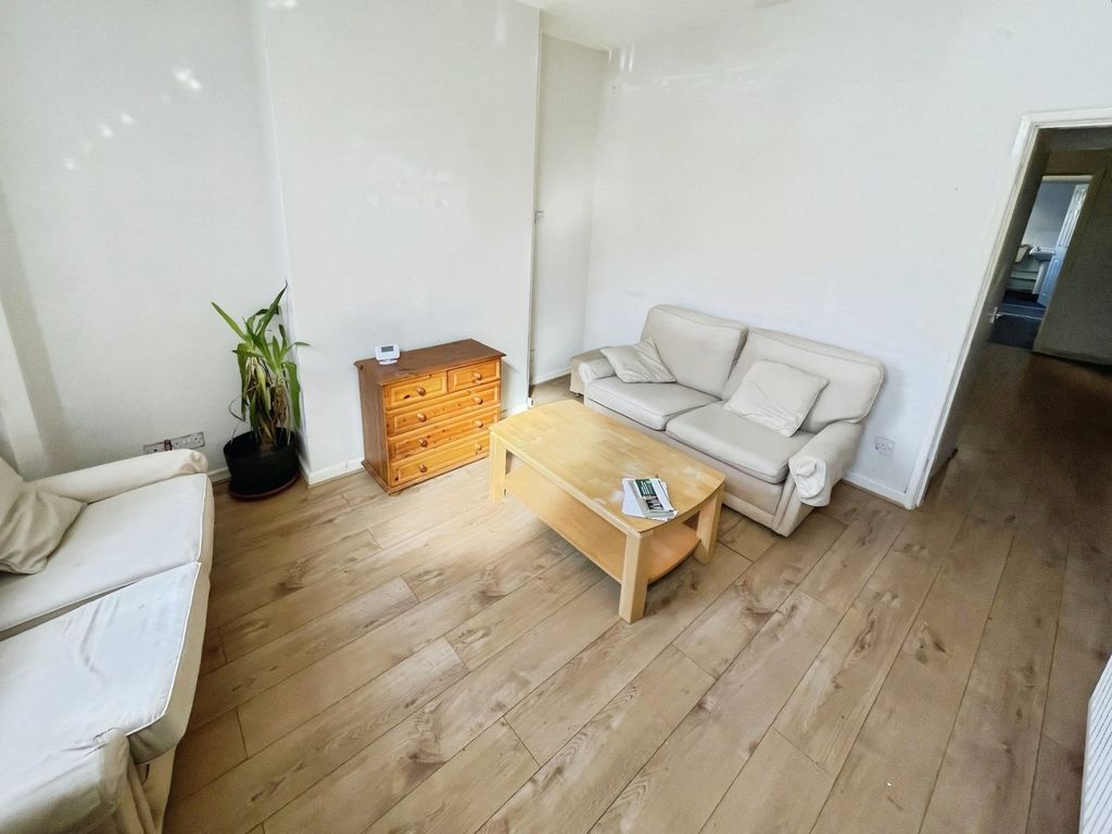 Property photo 2 of 11 Living