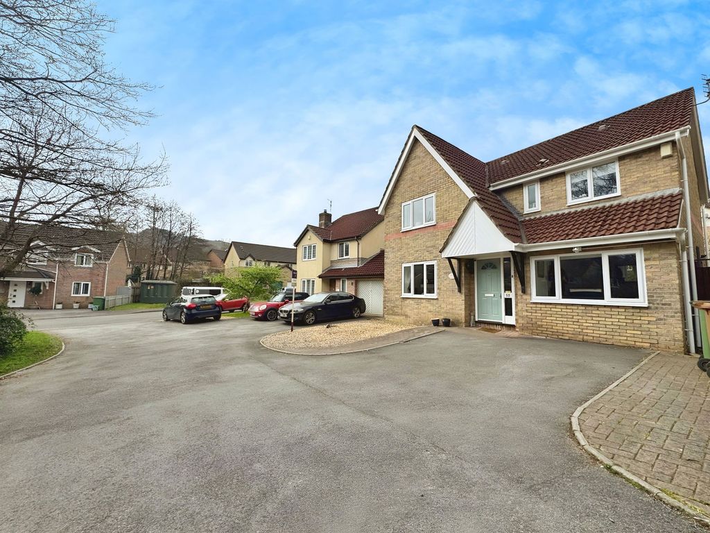 Property photo 1 of 33